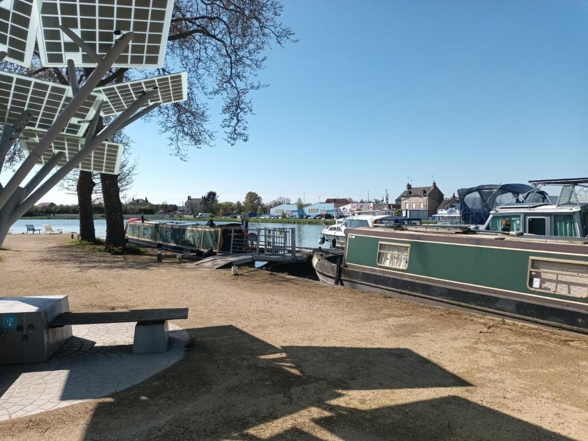 Une Nuit Sur L'Eau A Bord De L'Ideaal Nevers Exterior photo